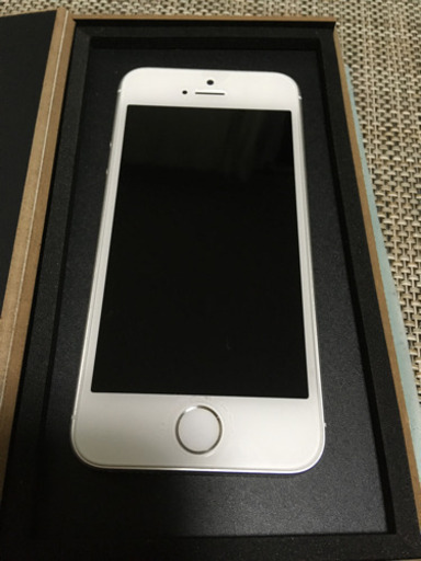 iPhoneSE シルバー　16GB