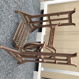 古いミシンホルダーの画像