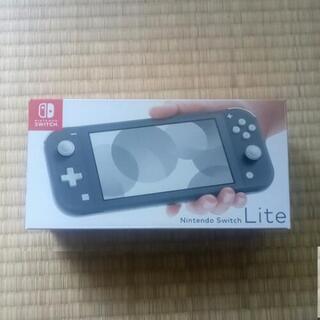 Nintendo Switch Light ポケモンソードセット 保護フィルム、耐衝撃ケース付きの画像