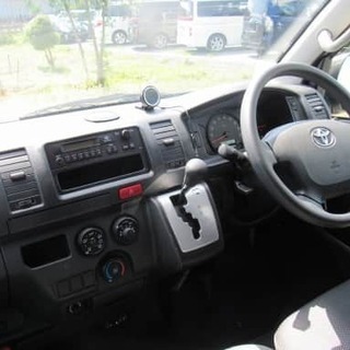 待ってました！！ハイエースの貫禄をご堪能あれ！！