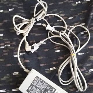 富士通パソコン用ACアダプターCP021110-01の画像