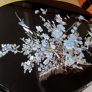 黒塗座卓テーブル 螺鈿細工 花鳥蝶図 煌びやか オーバル型 134×