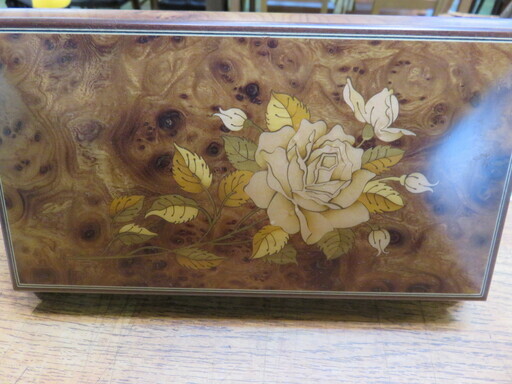 【店舗同時販売中】ＲＥＵＧＥ/オルゴールジュエリーボックス