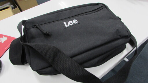 値下げ！Leeのショルダーバック