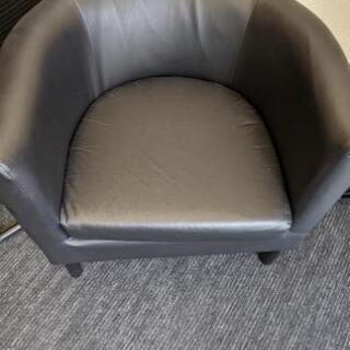 ☆受け渡し者決定致しました☆イケア　一人掛ソファー　合皮レザー（５月中お引き取りなら5000円にお値引き致します）　の画像