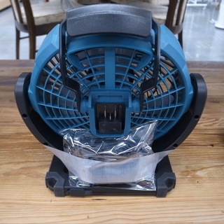 マキタ 充電式ファン 扇風機 CF100D 電動工具 モノ市場半田店 119の画像