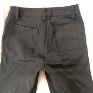 ほぼ新品　OTTO　センタープリーツ　クロップドパンツ　ブラックの画像