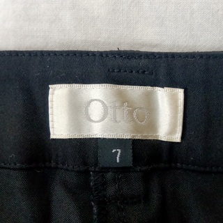 ほぼ新品　OTTO　センタープリーツ　クロップドパンツ　ブラックの画像