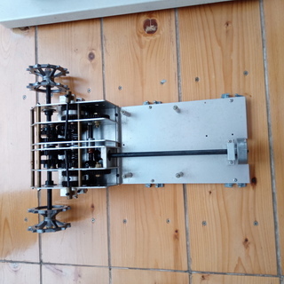 エンジンラジコン戦車用ギアボックスと部品