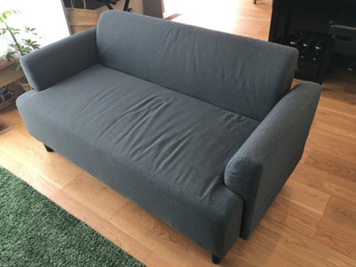 【譲り先が決まりました】IKEA  2人掛けソファ