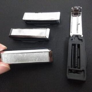 ドリンクホルダー2個　ベルトストッパー6個　メッキ＆マグネット式の画像