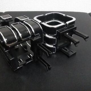 ドリンクホルダー2個　ベルトストッパー6個　メッキ＆マグネット式の画像