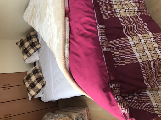 Wベッド　フレーム　下マット　上マット　パット　敷シーツ　掛け毛布　掛け布団　枕2個　クッショ2個