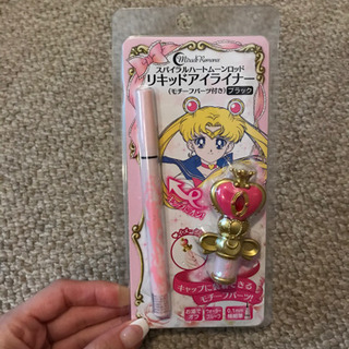 アデノバイタルマスカラとセーラームーンアイライナーの画像