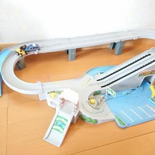 トミカビル&にぎやかドライブの画像