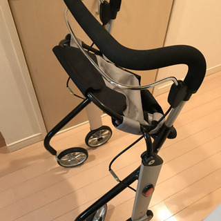【値下げしました】室内用歩行器　レッツゴーミニ