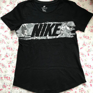 ナイキ　Tシャツの画像