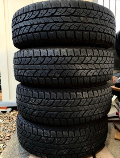 バリ山　美品 ヨコハマ ジオランダー A/T-S 215/70R16 4本