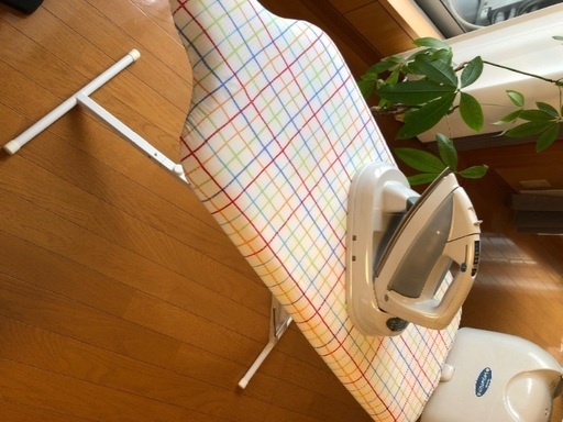 TOSHIBAコードレススチームアイロン＆高さ調整可アイロン台