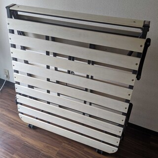 【値下げしました】折り畳み すのこ シングル ベッド　の画像