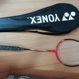 YONEX バトミントンラケットとシャトル