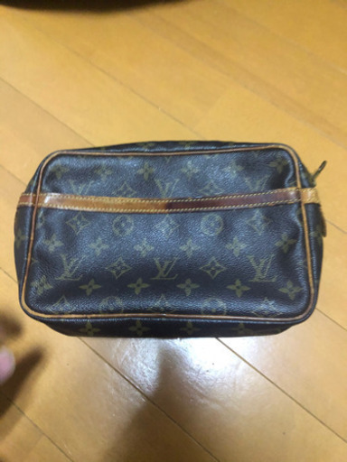 ビィトンセカンドバック