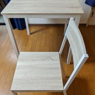 テーブルとイス一脚ゆずりますの画像