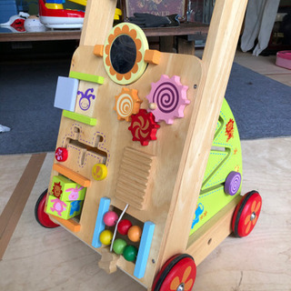 歩行器で知育玩具