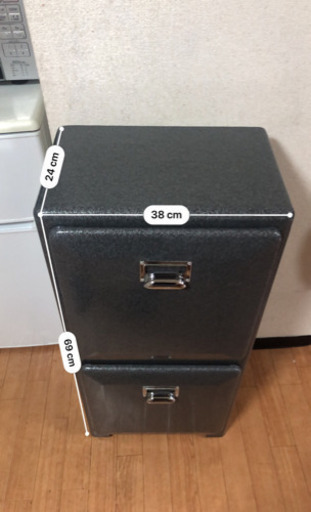 鉄の収納ケース？