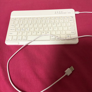 iPad キーボード　一度のみ使用　シリコンカバー付きの画像