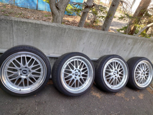 タイヤ付きアルミ