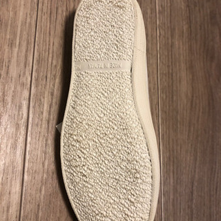 新品　白のスリッポン　サイズは21.5〜22の画像