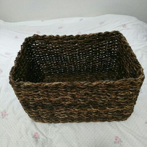ニトリ  かご