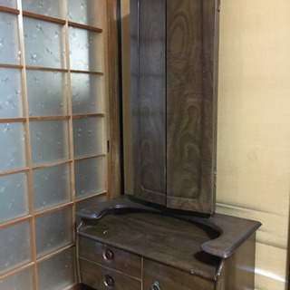 とてもレトロな三面鏡