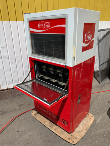 コカコーラ　冷蔵庫　とても古いですが冷えます　中古