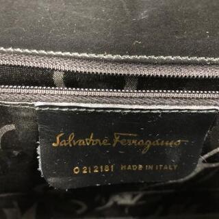Ferragamoのバックの画像