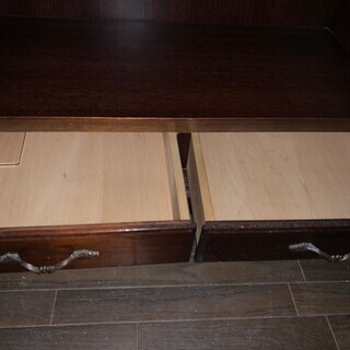 お洒落なブランの食器棚★美品★中古としてご理解頂ける方★生野区の今里駅より徒歩10分の画像