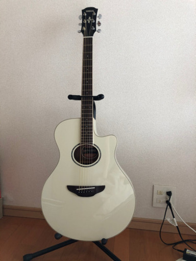 ヤマハ　エレアコギター