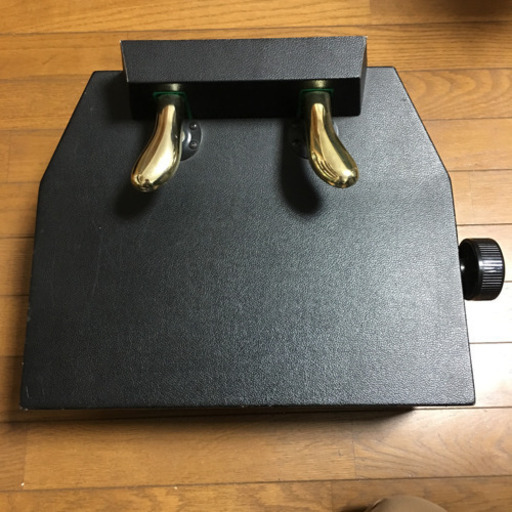 ピアノ  補助ペダル