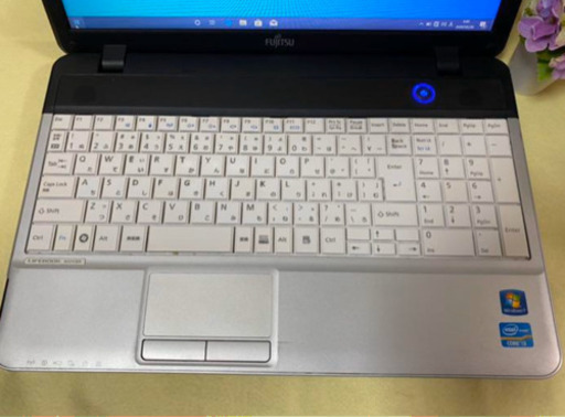 富士通 ノートパソコン  LIFEBOOK Core i3搭載 メモリ4G HDD250G CD/DVD 大画面15.6インチ　win