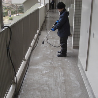 【正社員（月27万円～）※試用期間あり　※土日休み　※社会保険完...