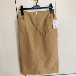 新品のスカートお譲りします！