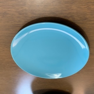 ブルーの皿3点セットが6人分ですの画像