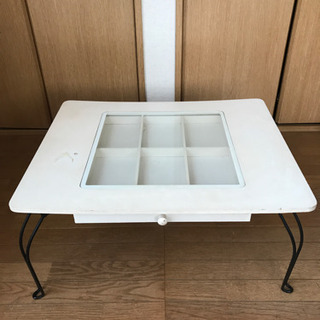 折りたたみ式、飾り引き出し付きテーブル無料