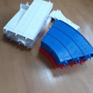 ミニ四駆のコース ジャパンカップジュニアサーキット トリコロール