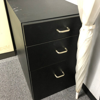 木製キャビネット　タイヤ無しの画像