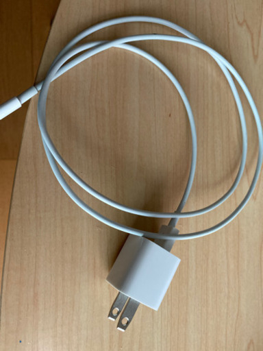 キャリアau iPhone6s 希少ローズゴールド　美品容量64GB おまけ充電器