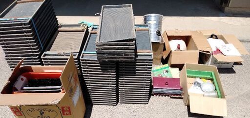 必見！■苗箱・苗箱洗浄器・種まき機・散粉機・散粒機　全部まとめてお譲りです。
