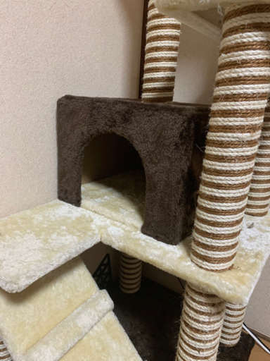 超美品キャットタワー