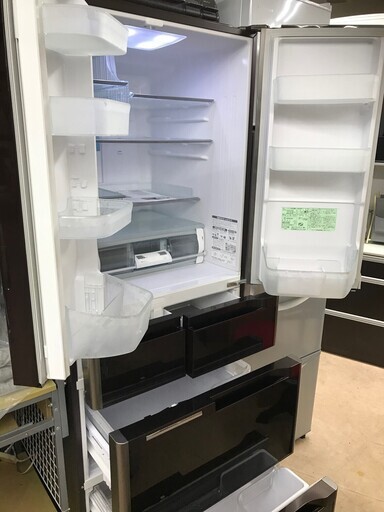 自動開閉式！！　大容量！！　５７０リッター！　日立　６ドア冷蔵庫　ハイスペックモデル！！　６９，９８０円